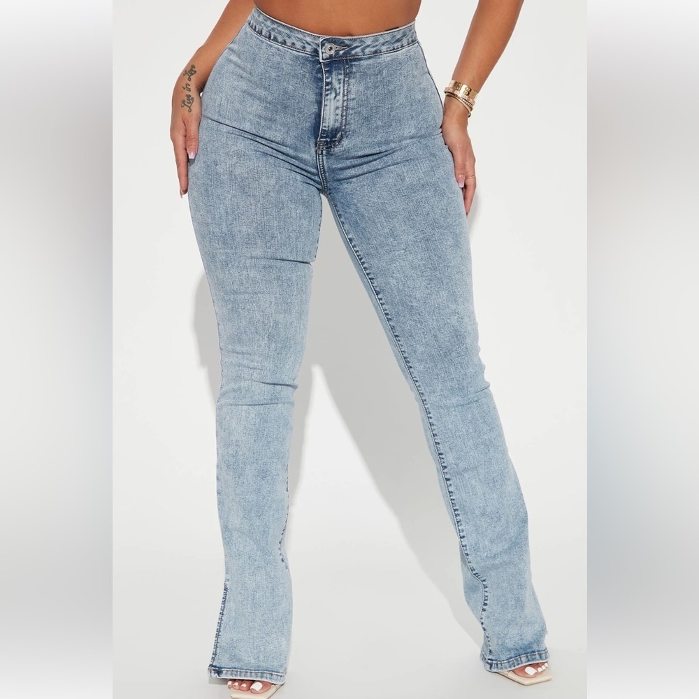 Fashion Nova Juniors Side Slit Slim Acid Wash Bootcut Jeans Size: 13